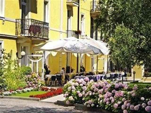 Englovacanze Aparthotel 2*