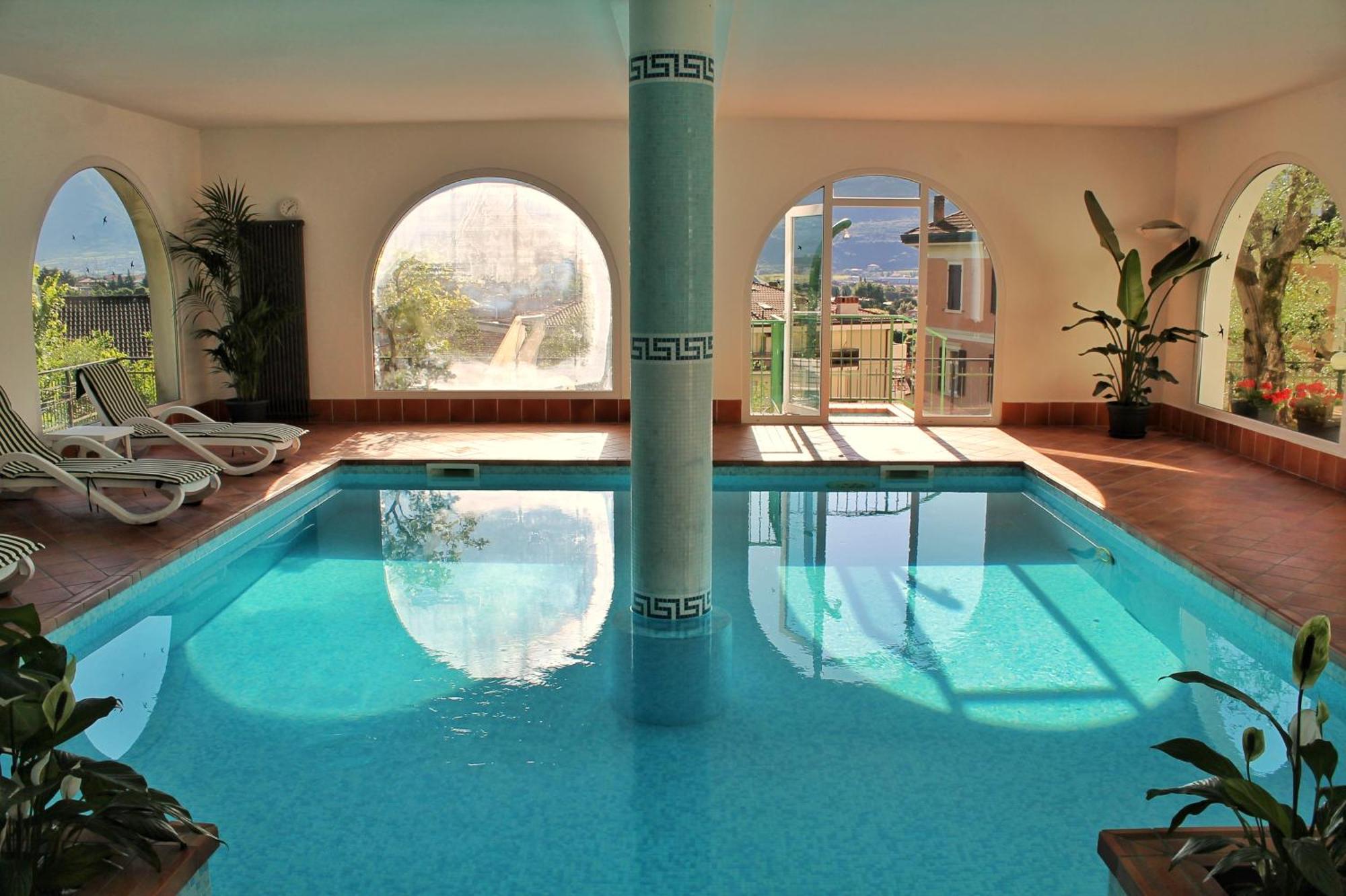 Englovacanze Aparthotel 2*